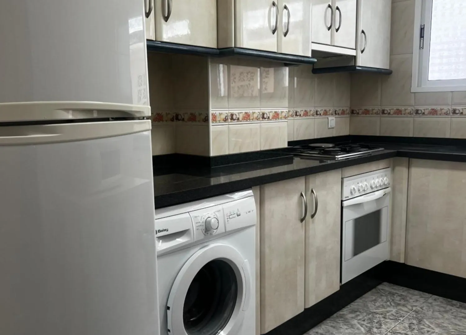 Apartamento 3 Habitaciones En Torre Del Mar A 50 Metros De La Playa شقة