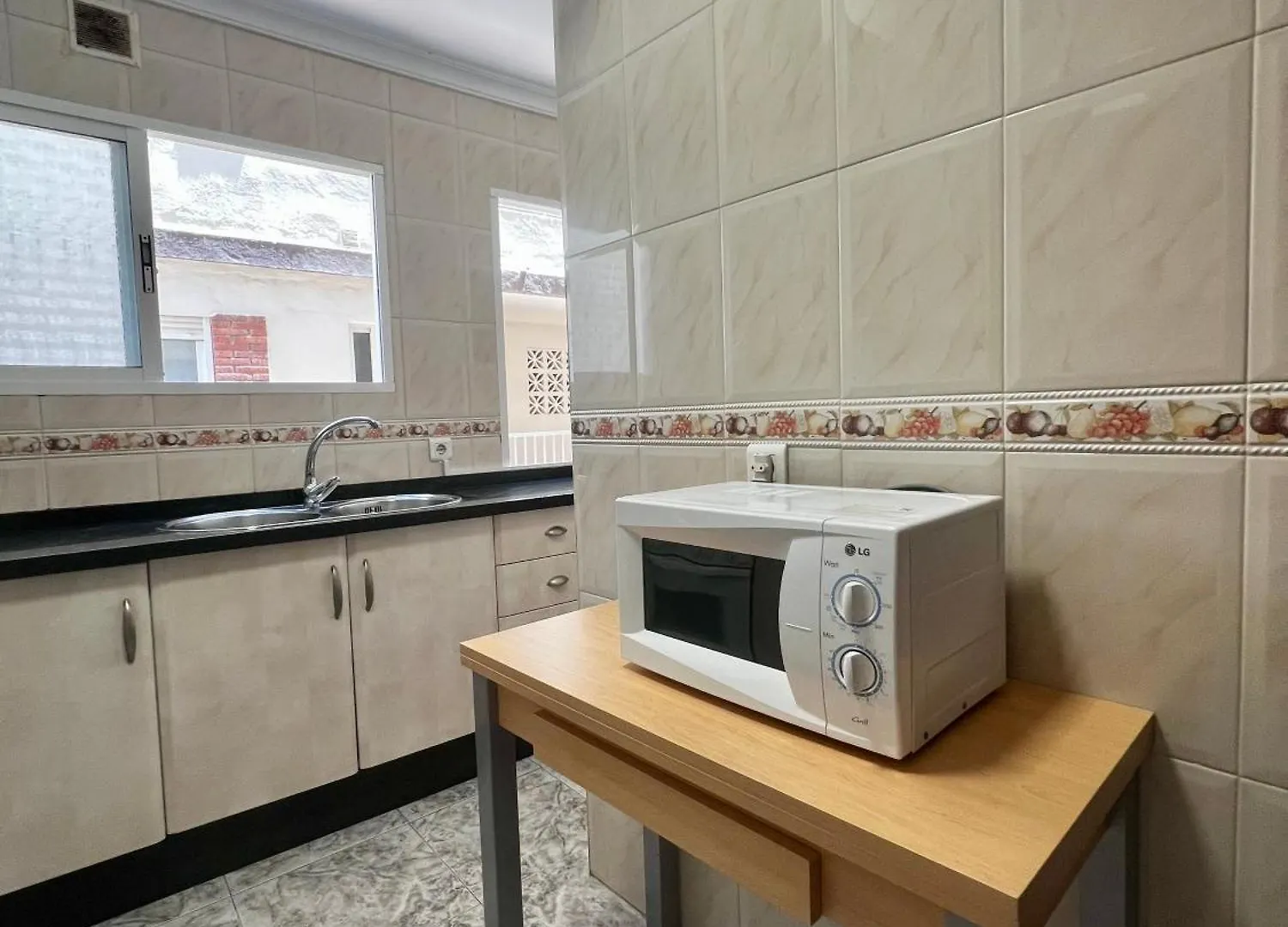 Apartamento 3 Habitaciones En Torre Del Mar A 50 Metros De La Playa 0*,  إسبانيا